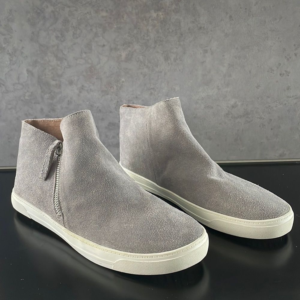 CROWN VINTAGE Zia Smoke‎ Suede zippered ankle booties leather upper size 10M